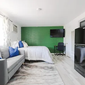 https://tempe-studio-walk-to-mill-asu-tempe-town-lake.hotelsofphoenix.com